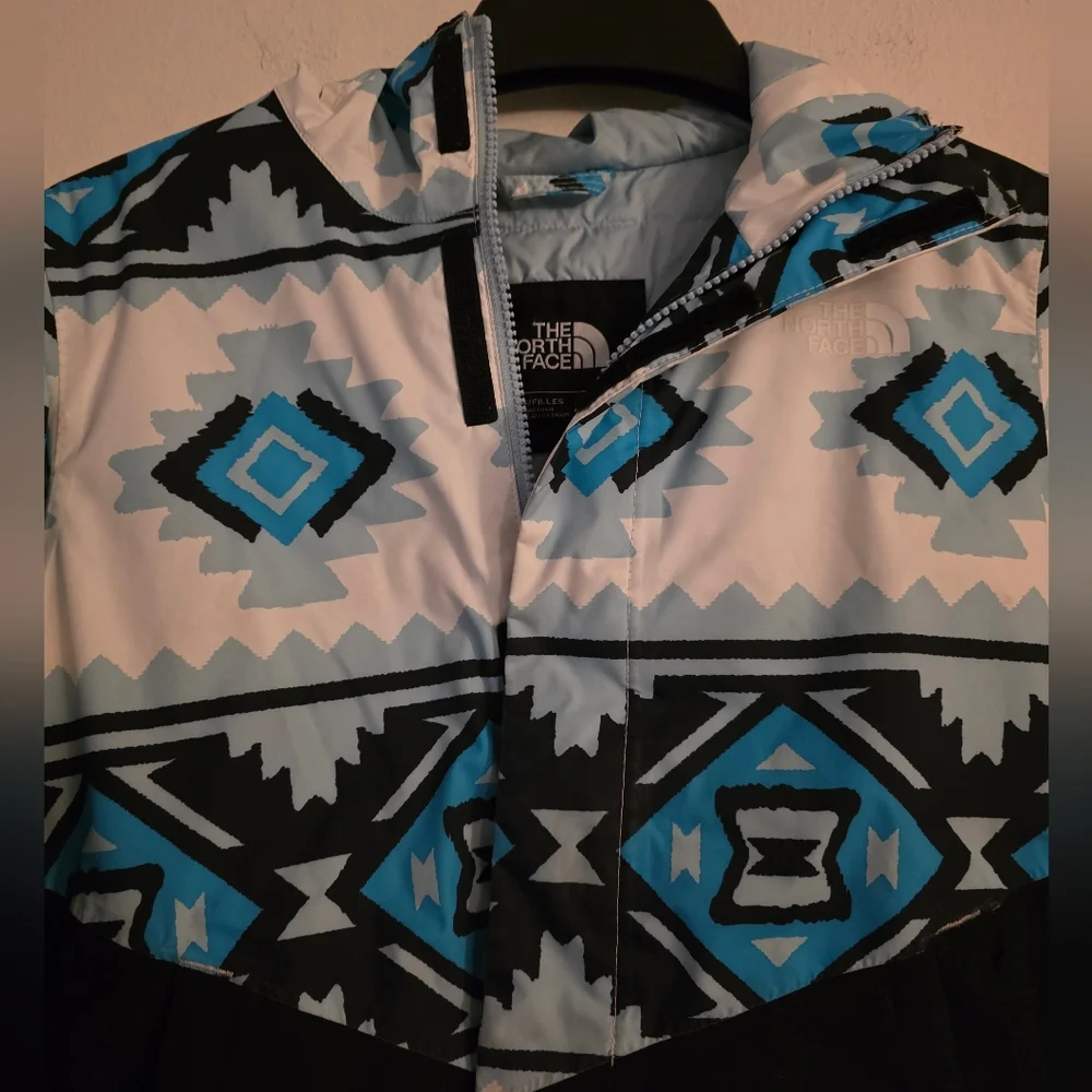 The North Face Girls' Brianna Insulated Hooded Jacket in the Aztec Blue‎ Size L